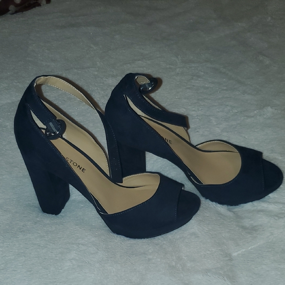 Elegant Black Slingback Heels with Suede Finish